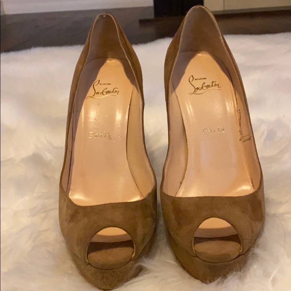 Christian Louboutin Bambou Suede Peep Toe Pumps